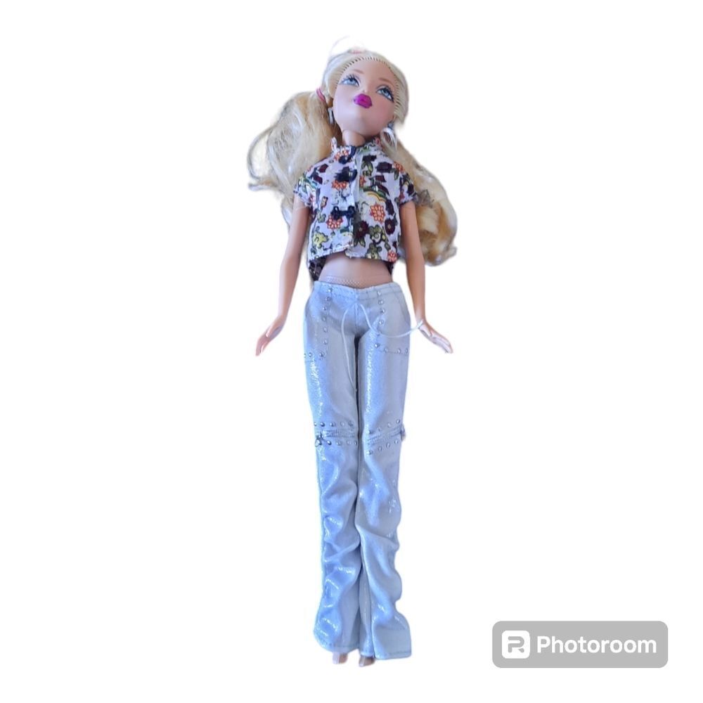 Mattel My Scene BARBIE Doll with Long Blonde Hair Blue Eyes Articulated Legs